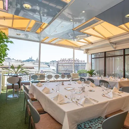 Mercure Centre Vieux Port Otel 4*